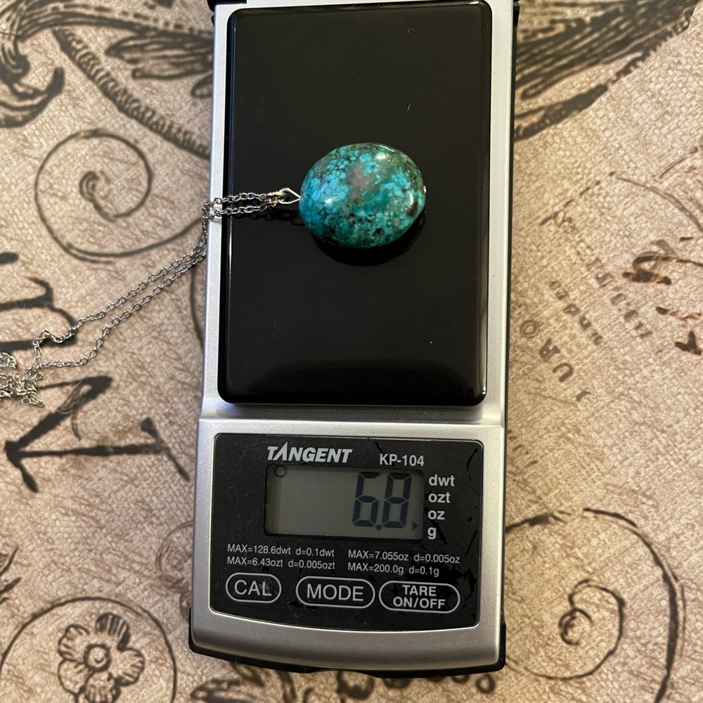 Stabilized genuine turquoise pendant and silver tone chain - Picture 5 of 8